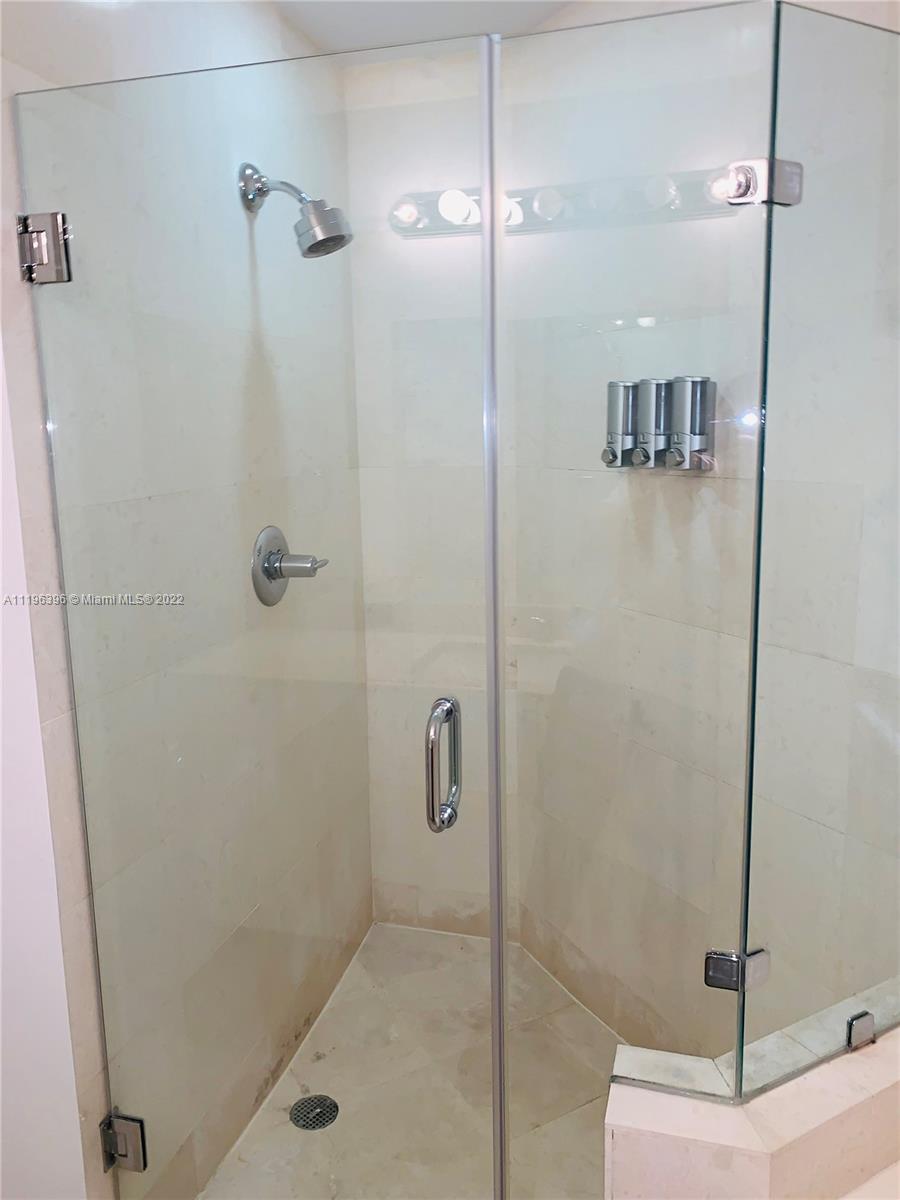 60 SW 13th St Unit: 3226