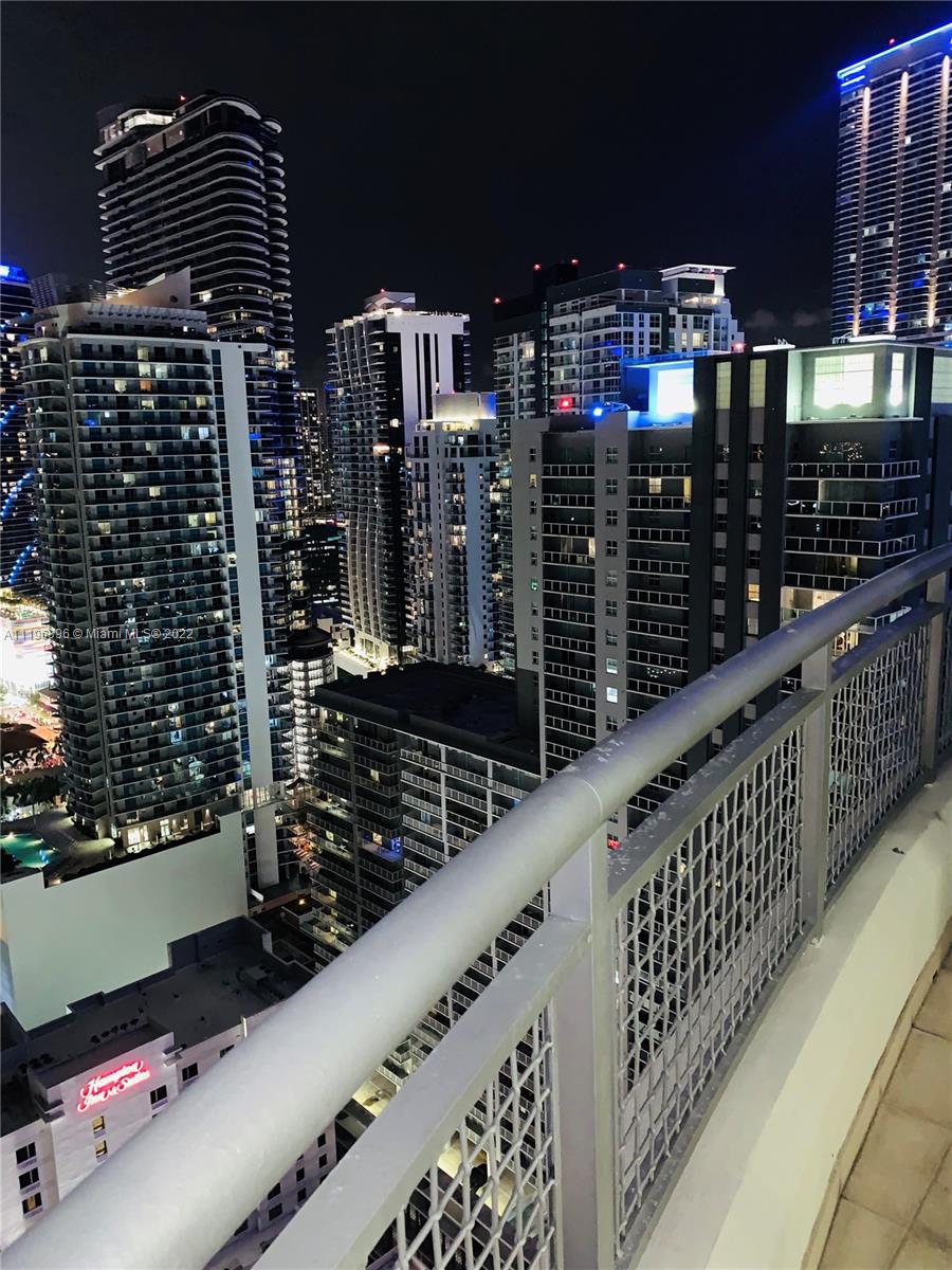 60 SW 13th St Unit: 3226