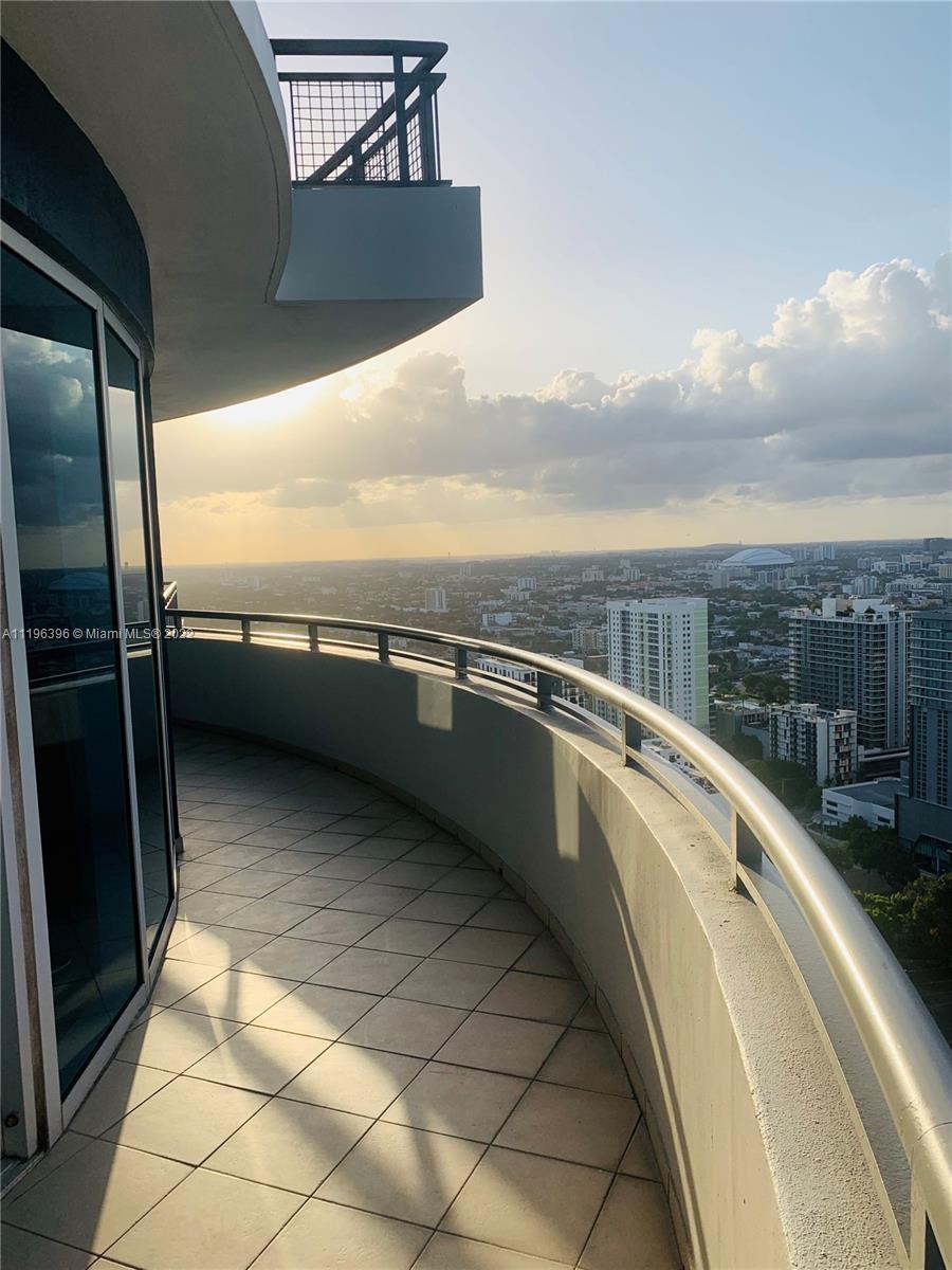 60 SW 13th St Unit: 3226