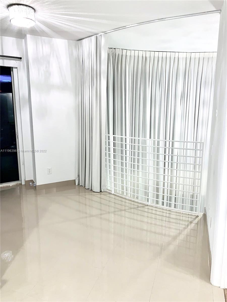 60 SW 13th St Unit: 3226
