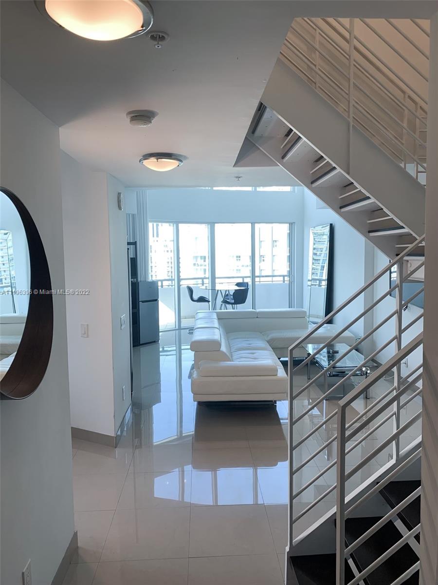 60 SW 13th St Unit: 3226