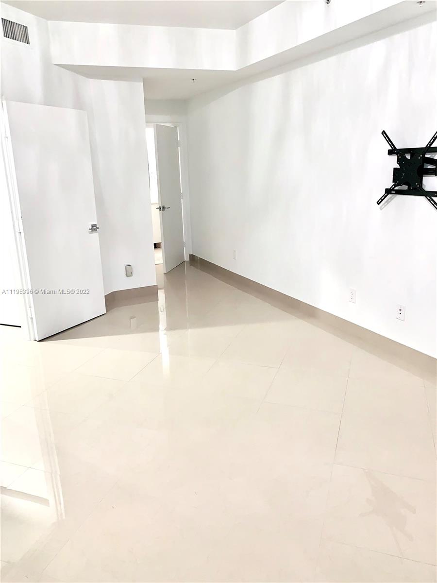60 SW 13th St Unit: 3226