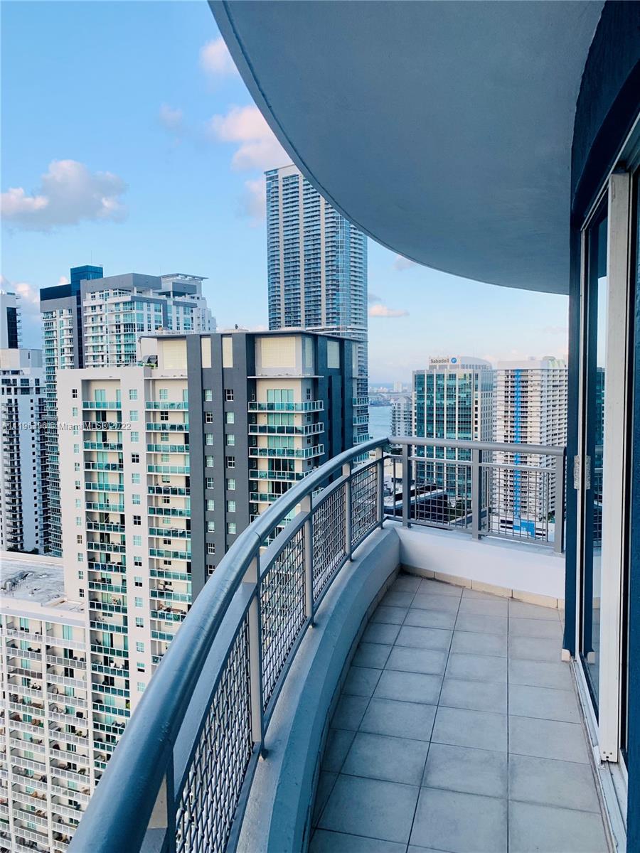 60 SW 13th St Unit: 3226