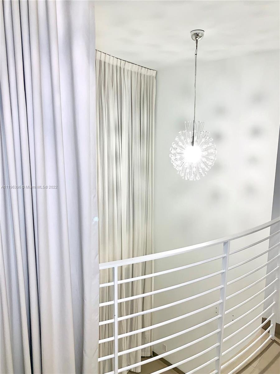 60 SW 13th St Unit: 3226