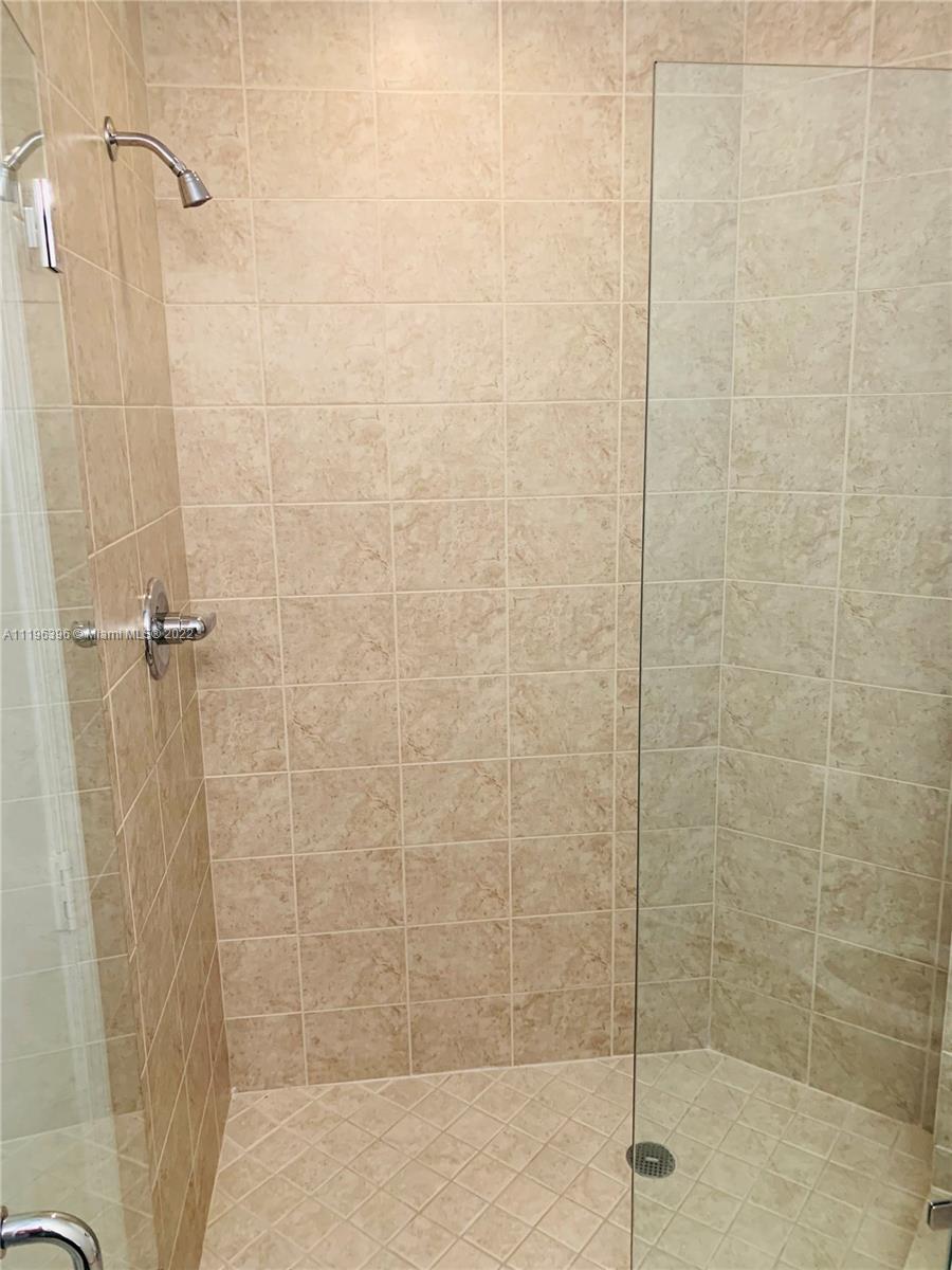 60 SW 13th St Unit: 3226