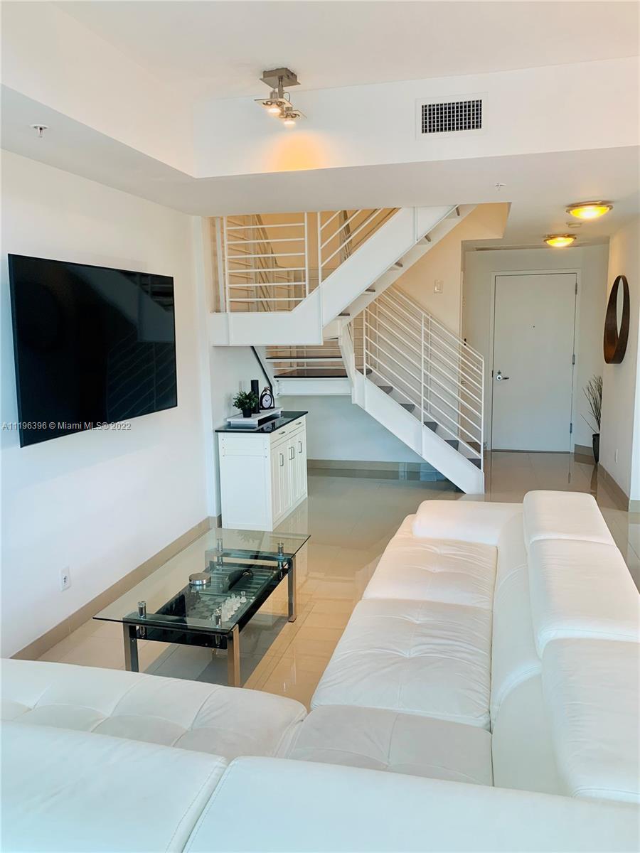 60 SW 13th St Unit: 3226