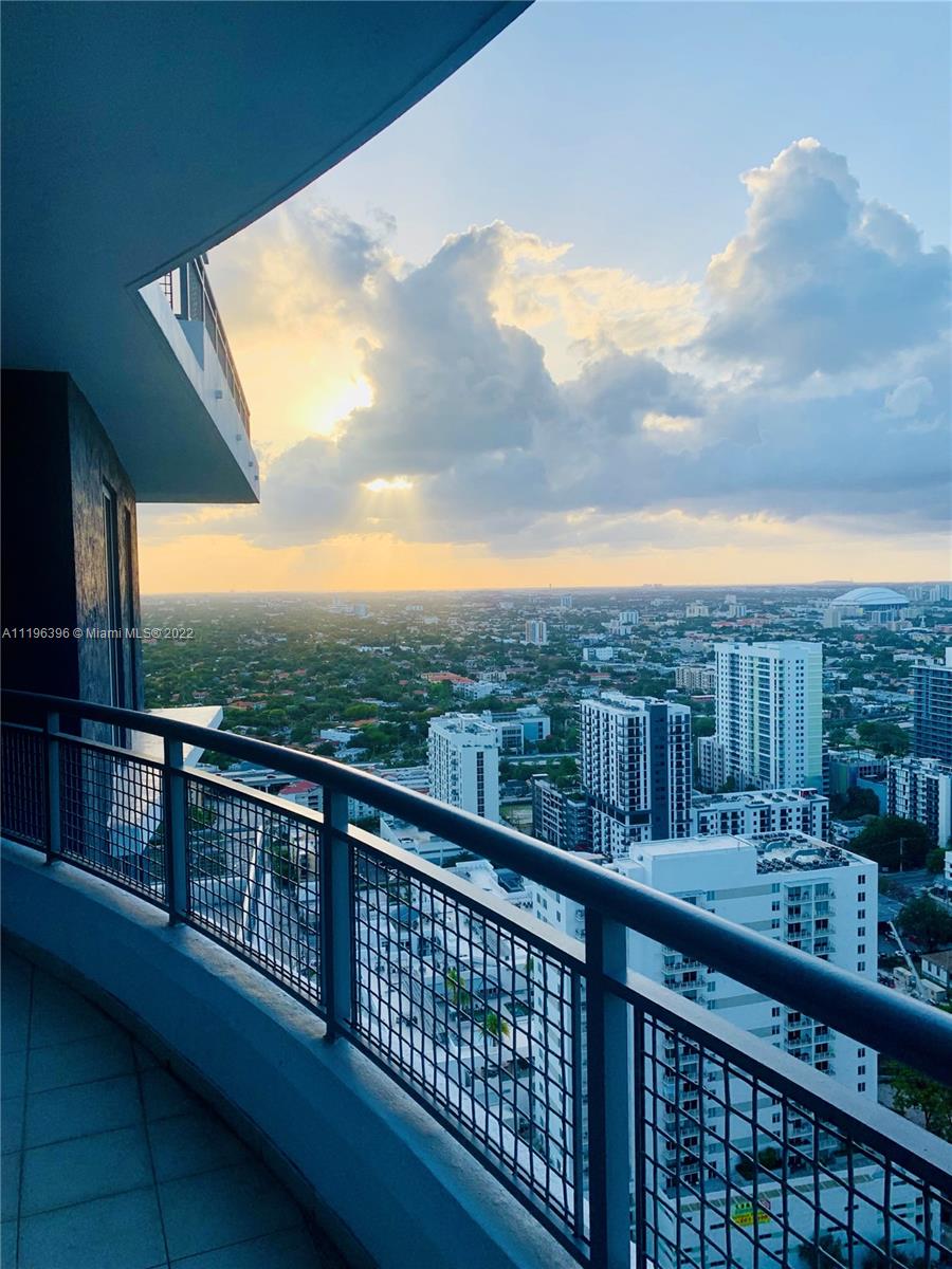 60 SW 13th St Unit: 3226