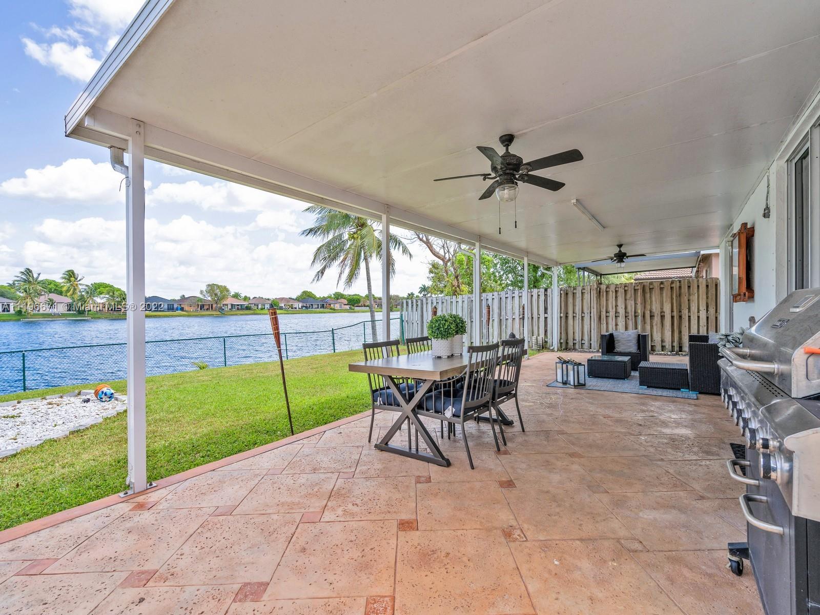 7853 NW 194th Ter
