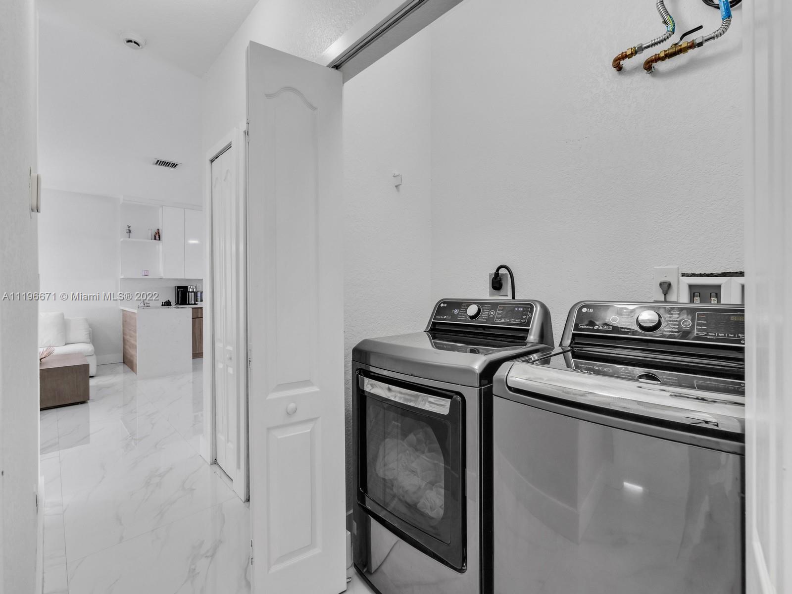7853 NW 194th Ter