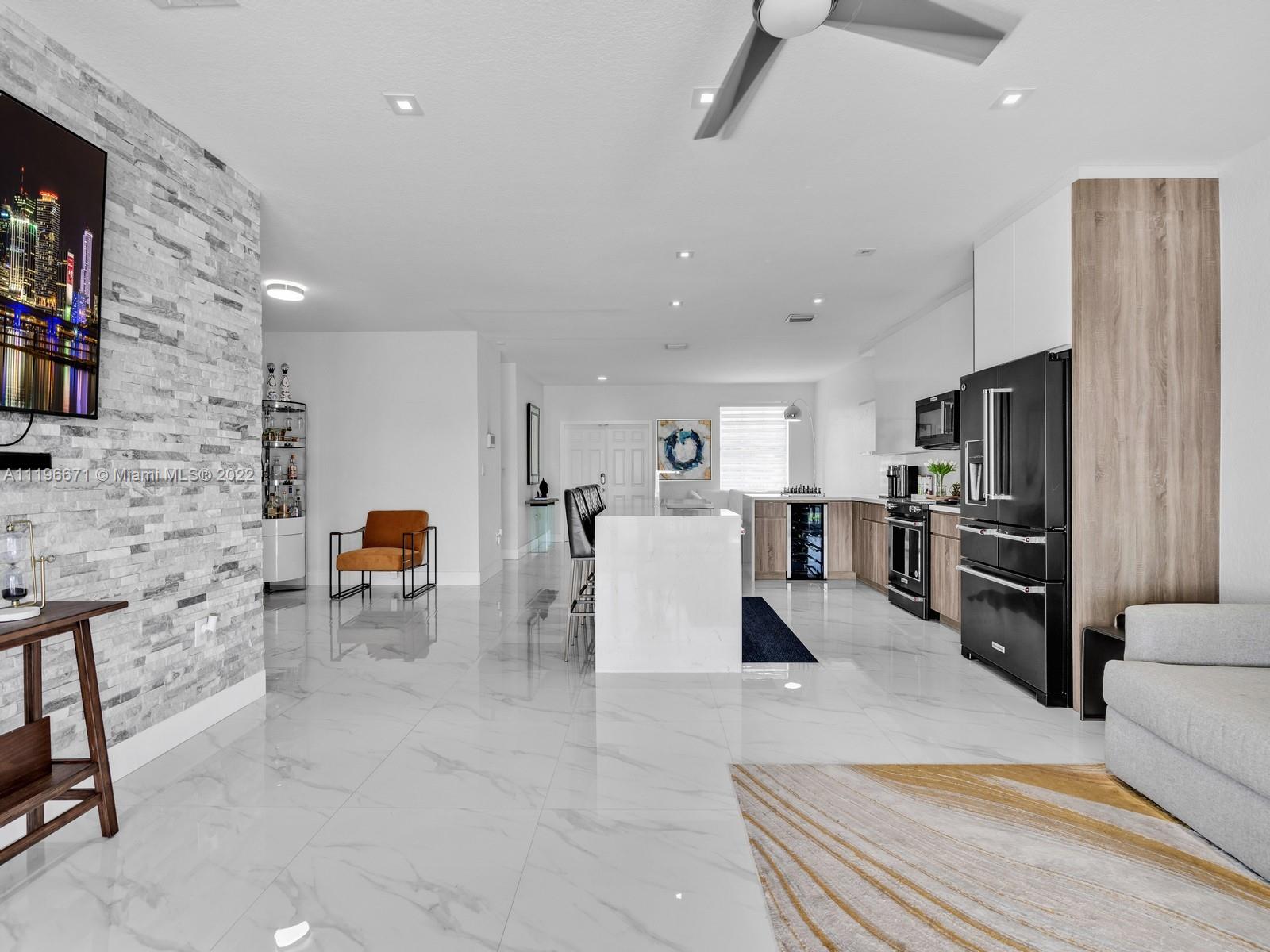 7853 NW 194th Ter