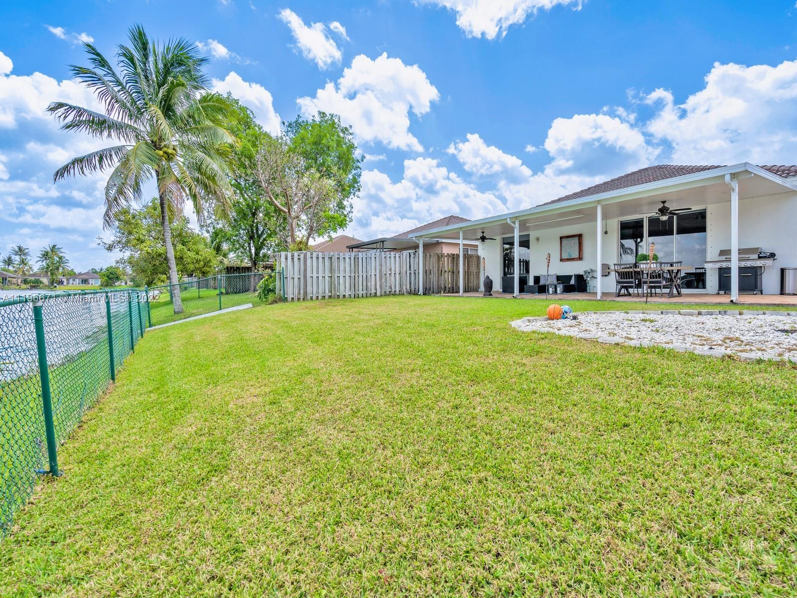 7853 NW 194th Ter