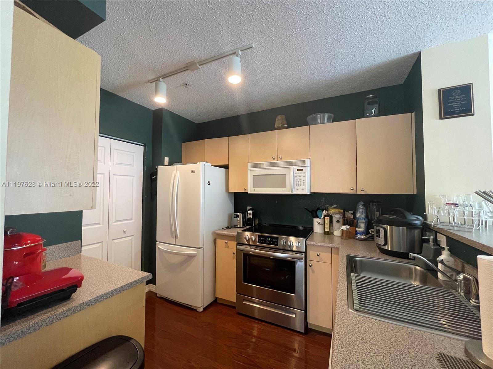 7970 N Nob Hill Rd Unit: 202