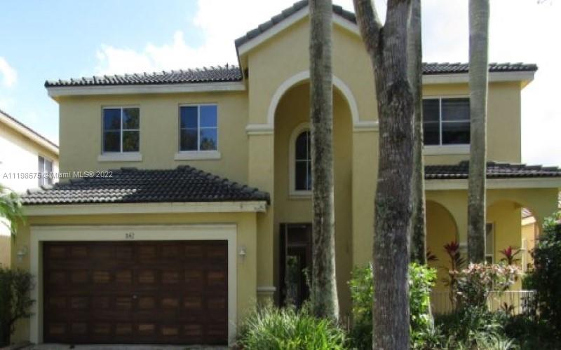 842 Hawthorn Terr