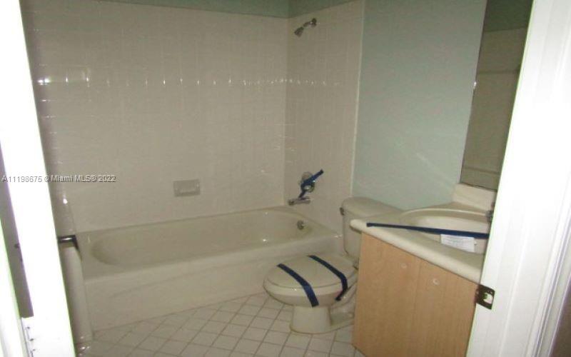 842 Hawthorn Terr