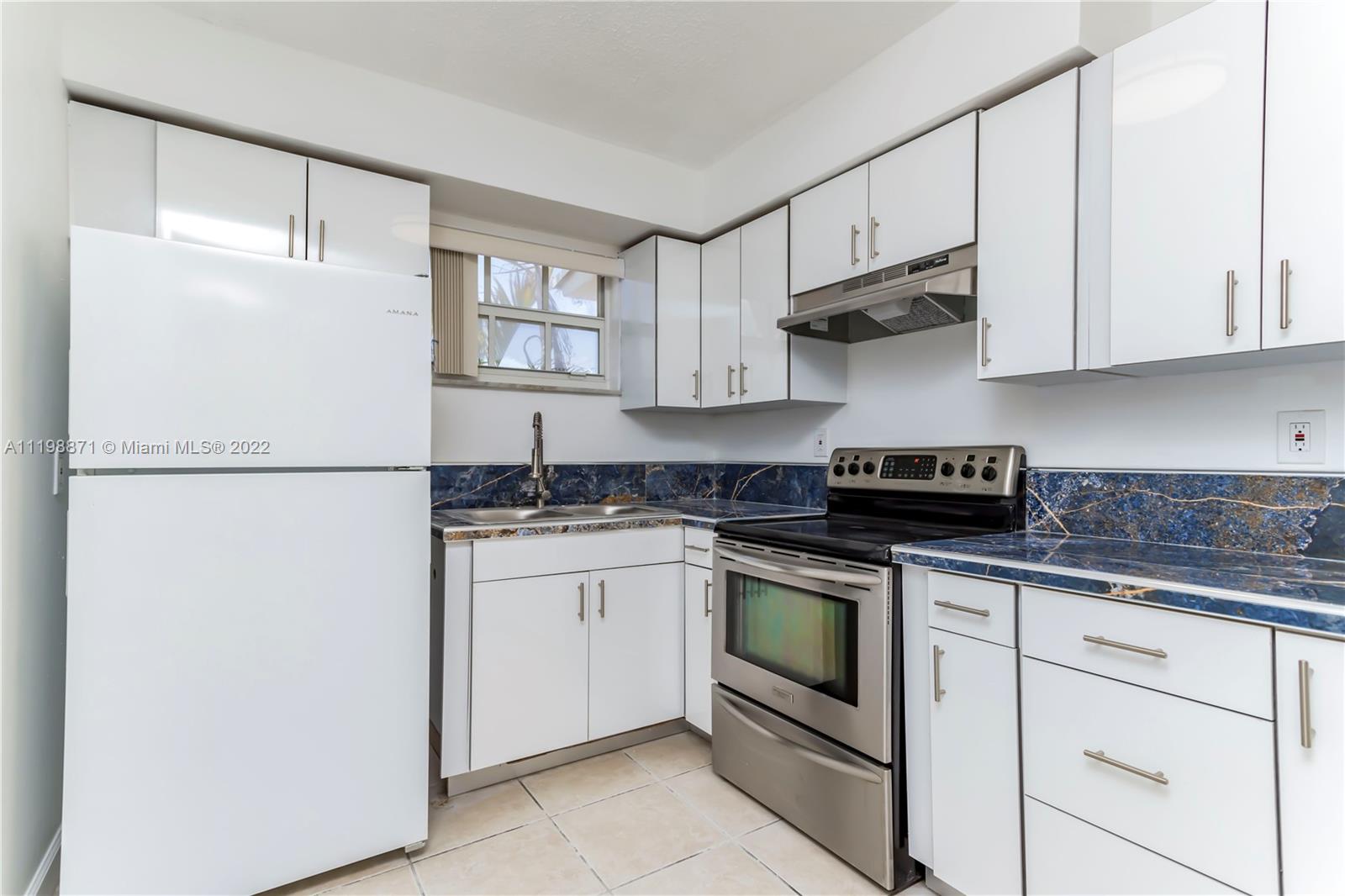 9102 SW 95th Ave Unit: 0