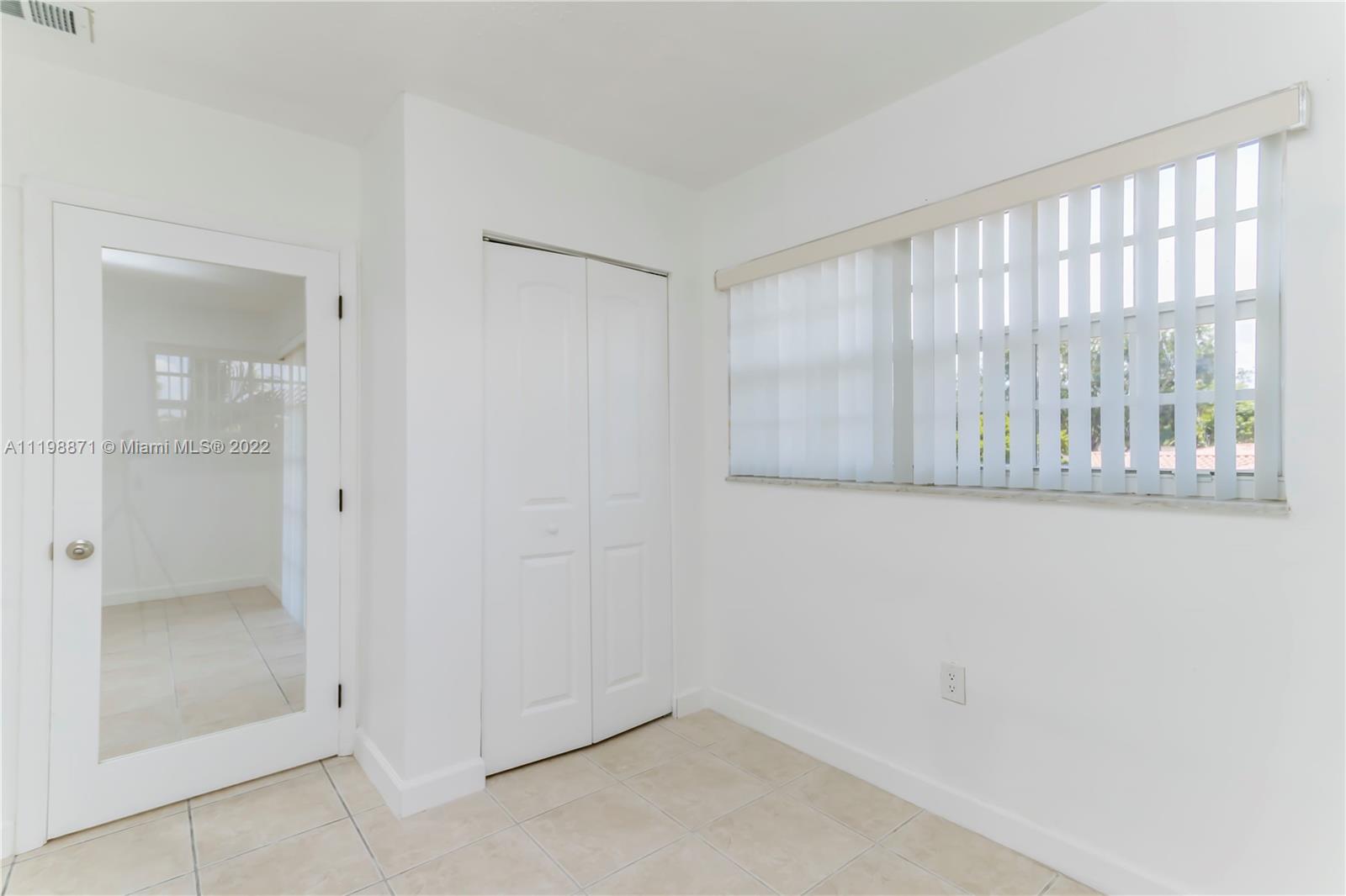 9102 SW 95th Ave Unit: 0