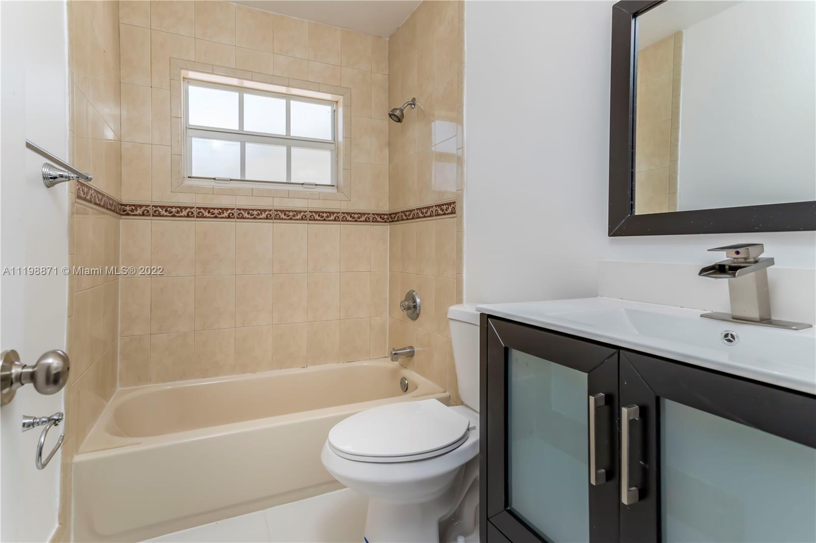 9102 SW 95th Ave Unit: 0