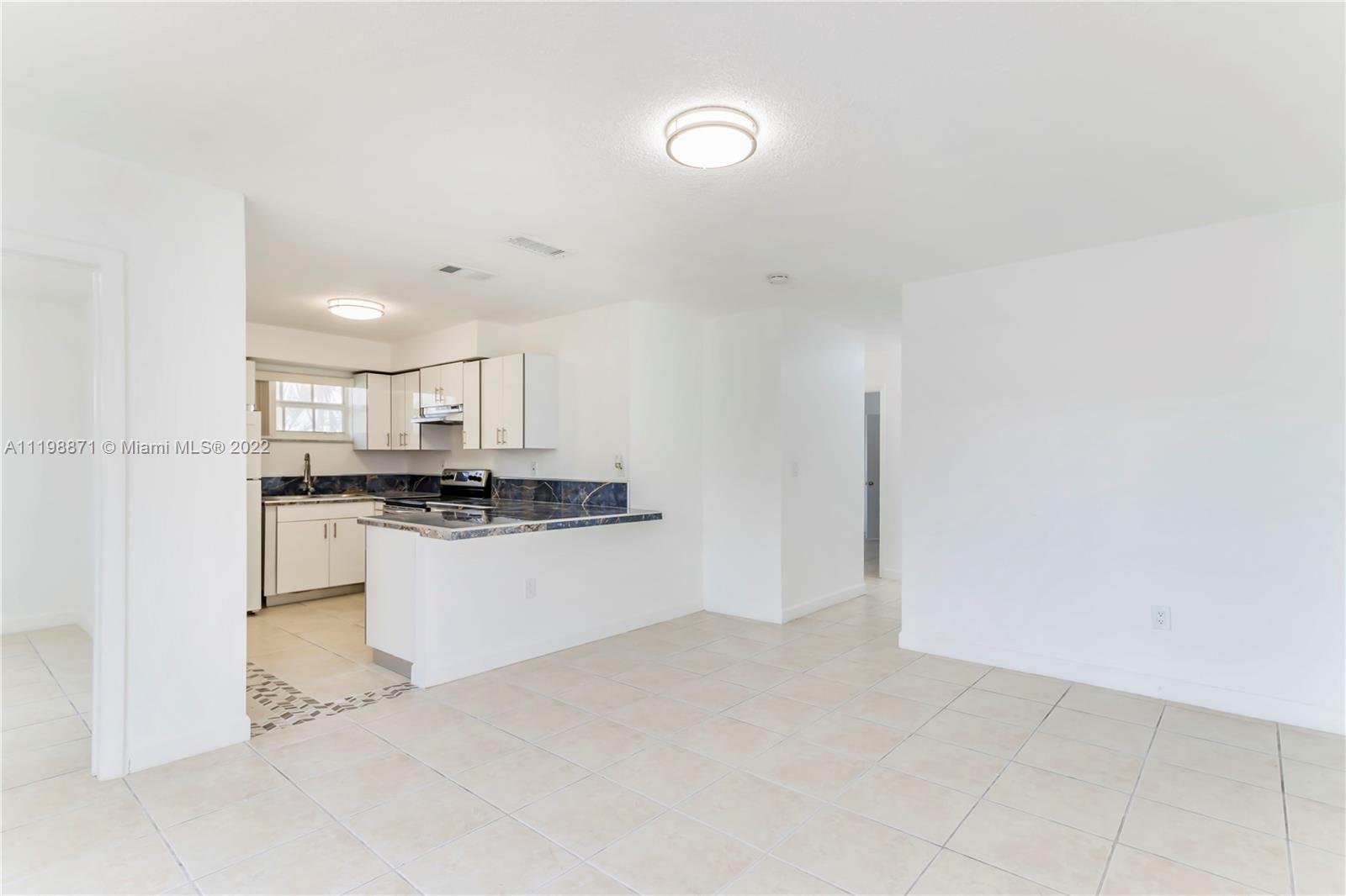 9102 SW 95th Ave Unit: 0
