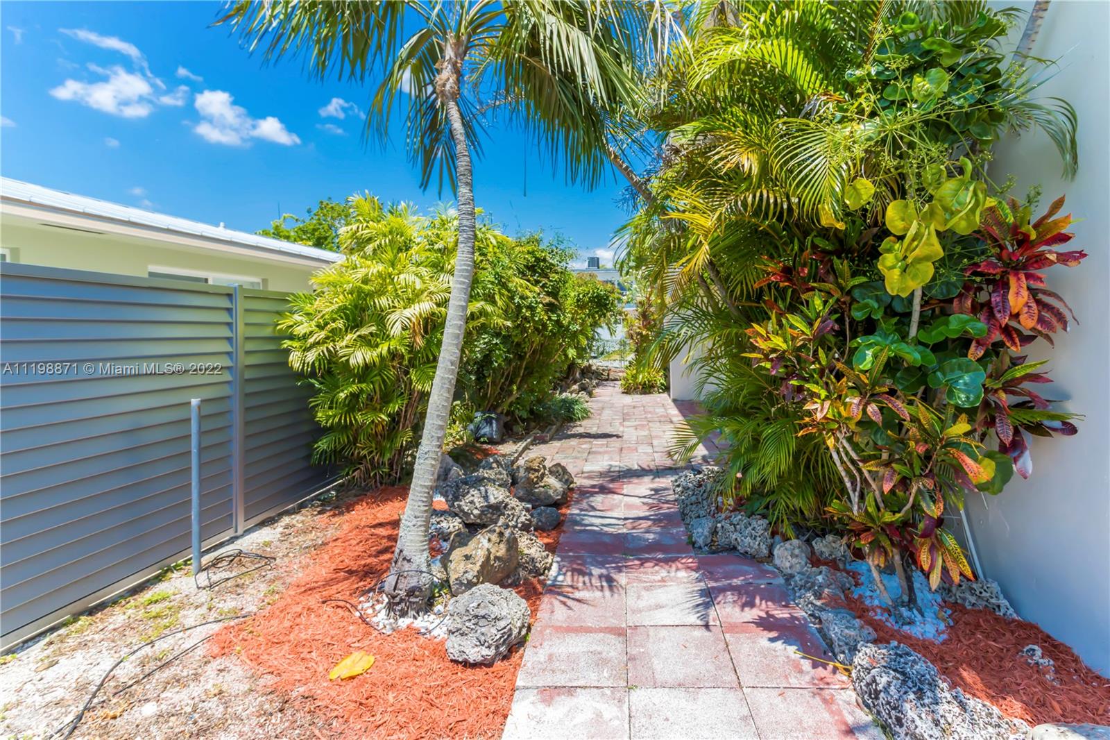 9102 SW 95th Ave Unit: 0