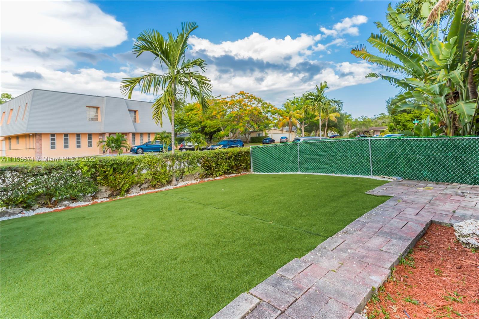 9102 SW 95th Ave Unit: 0