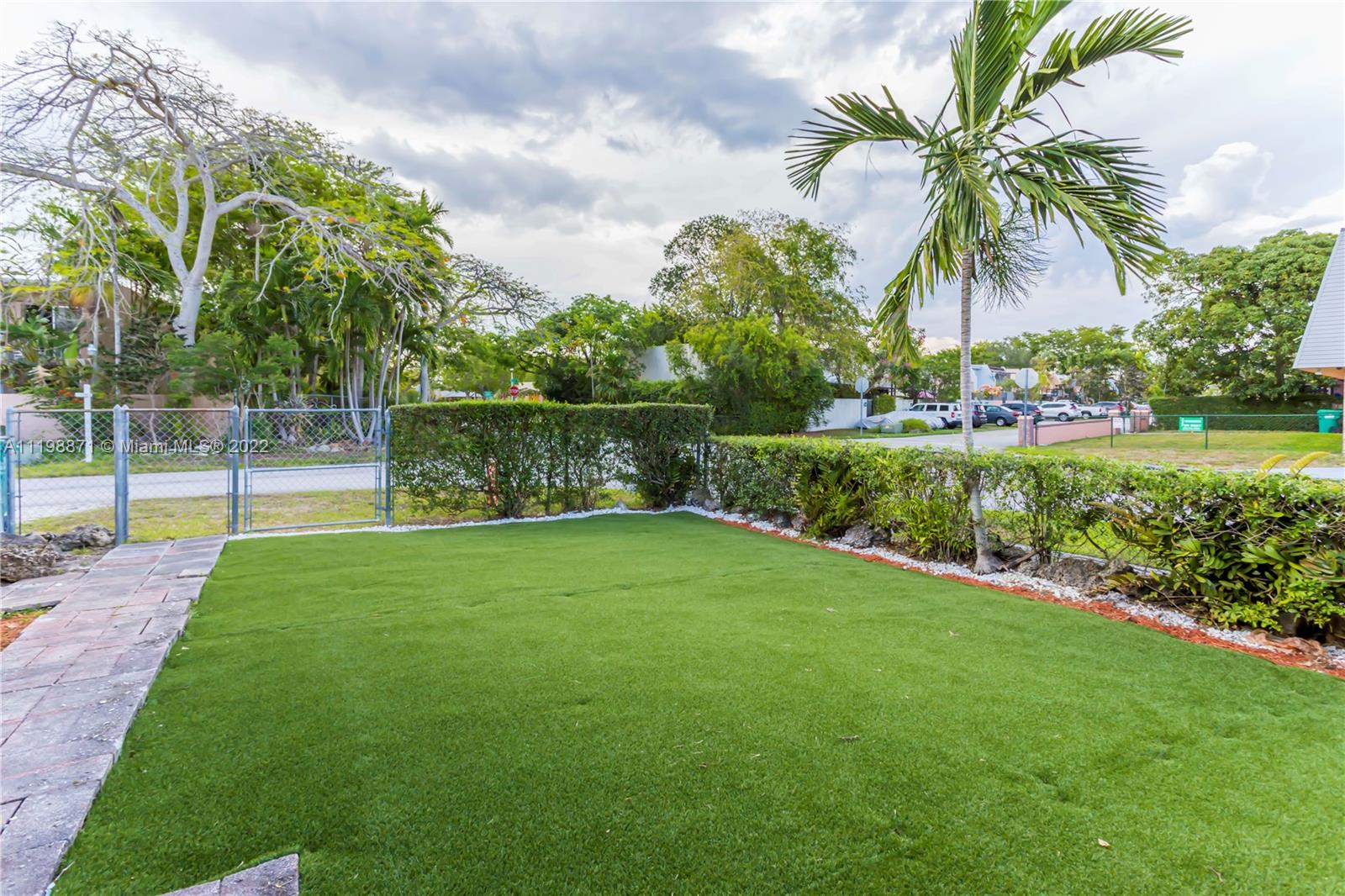 9102 SW 95th Ave Unit: 0