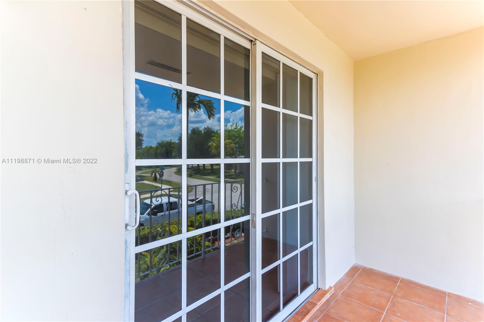 9102 SW 95th Ave Unit: 0