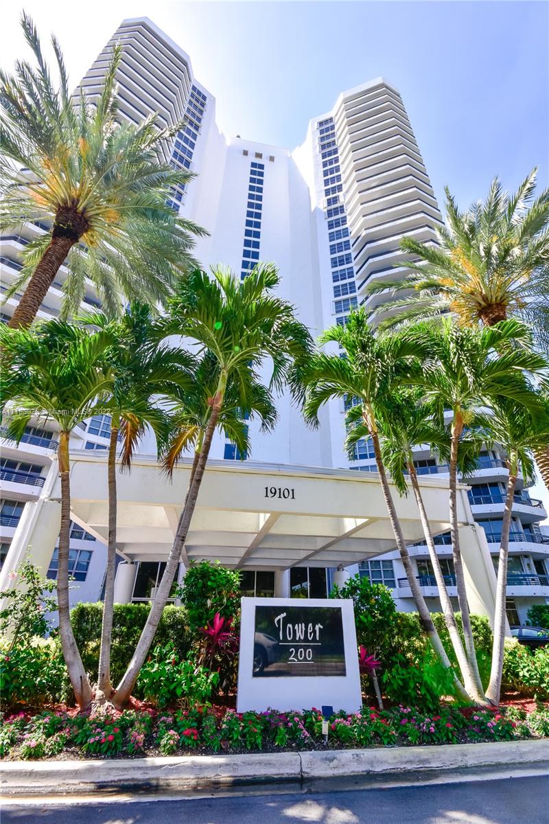 19101 Mystic Pointe Dr Unit: 402