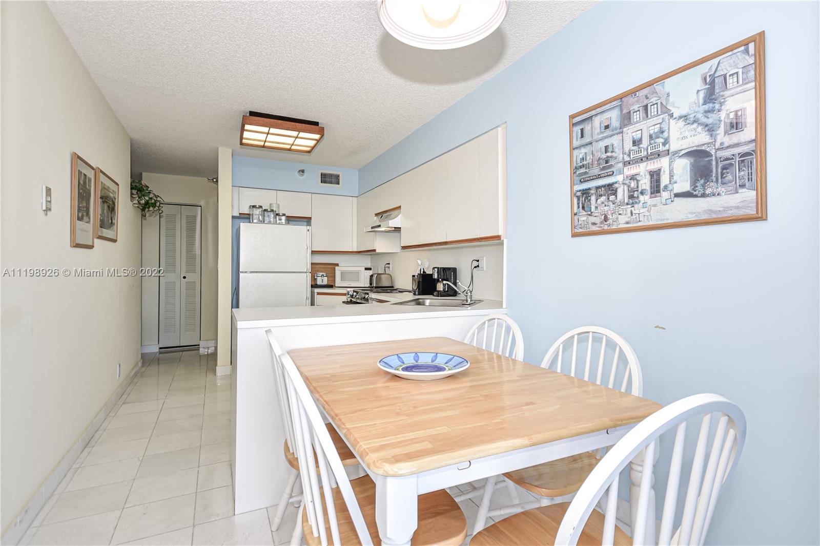 19101 Mystic Pointe Dr Unit: 402