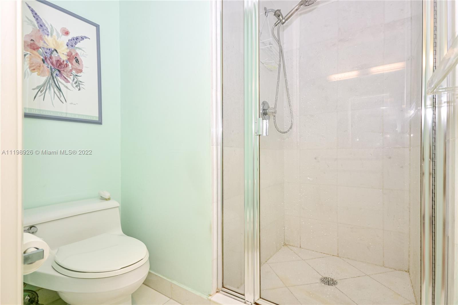 19101 Mystic Pointe Dr Unit: 402