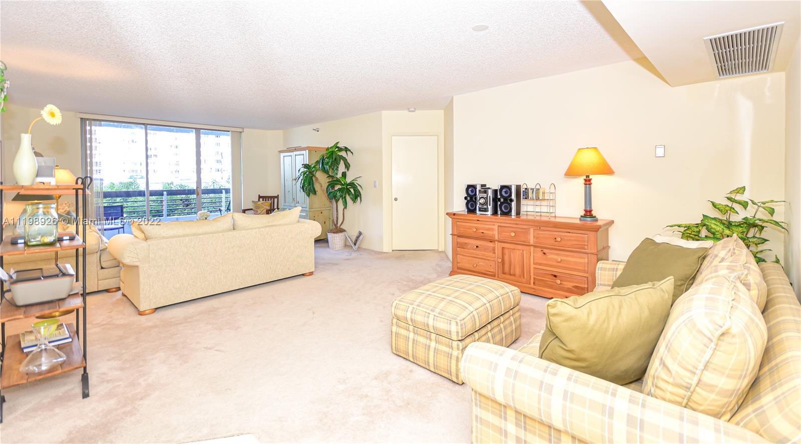 19101 Mystic Pointe Dr Unit: 402
