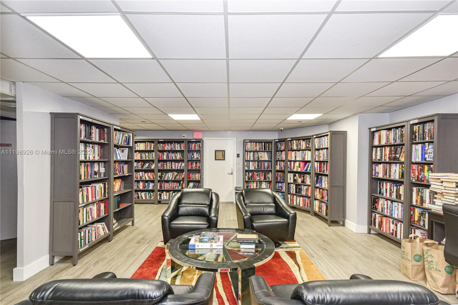 19101 Mystic Pointe Dr Unit: 402