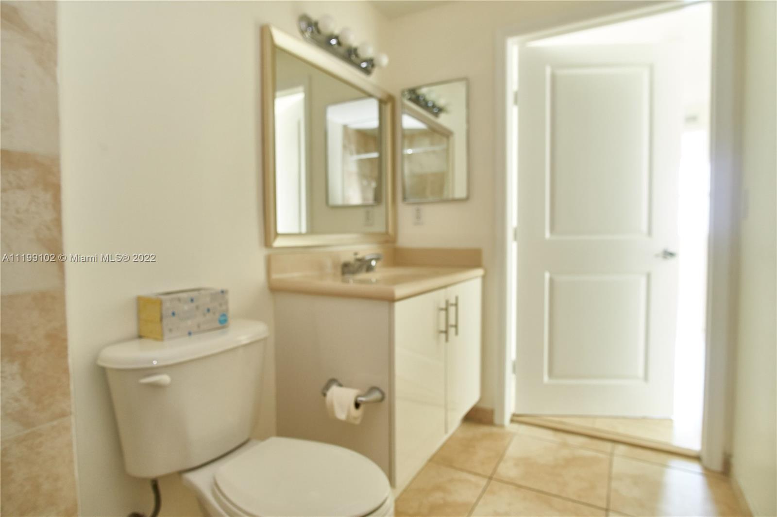 7900 Harbor Island Dr Unit: 818
