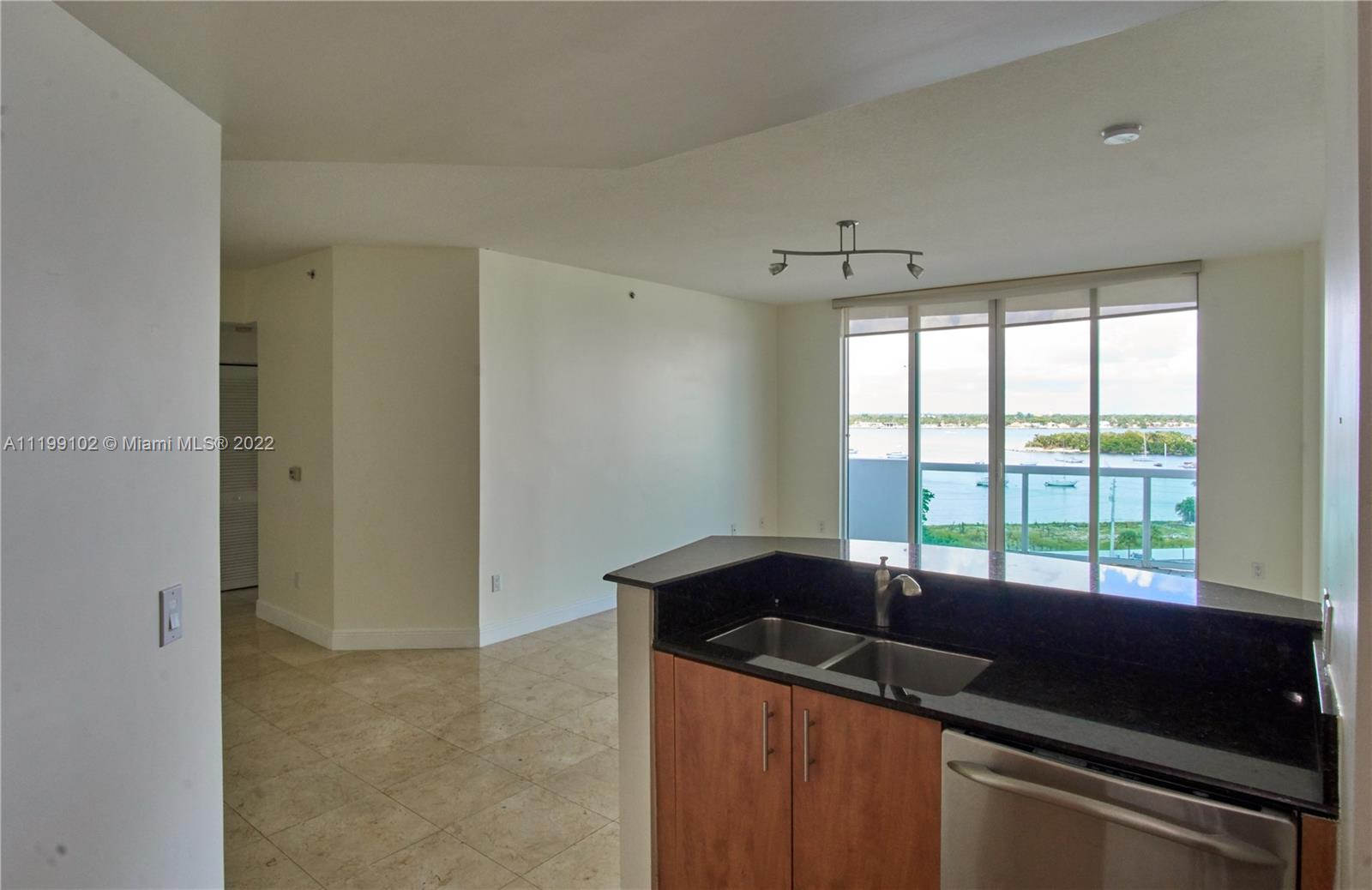 7900 Harbor Island Dr Unit: 818