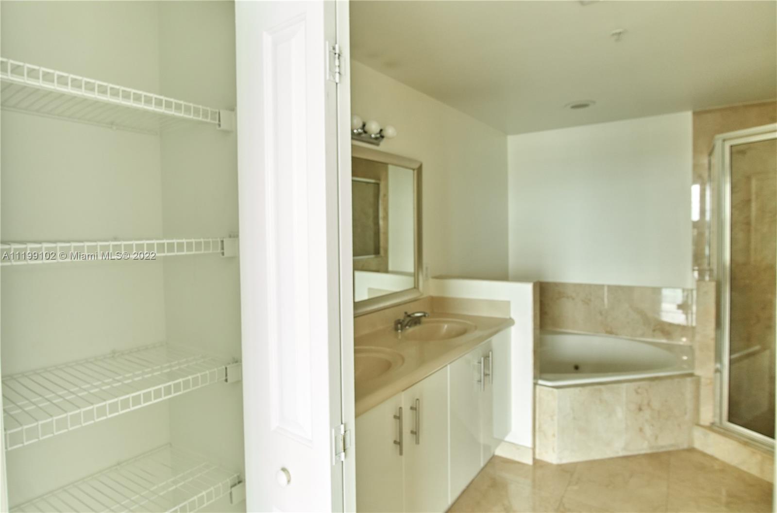 7900 Harbor Island Dr Unit: 818
