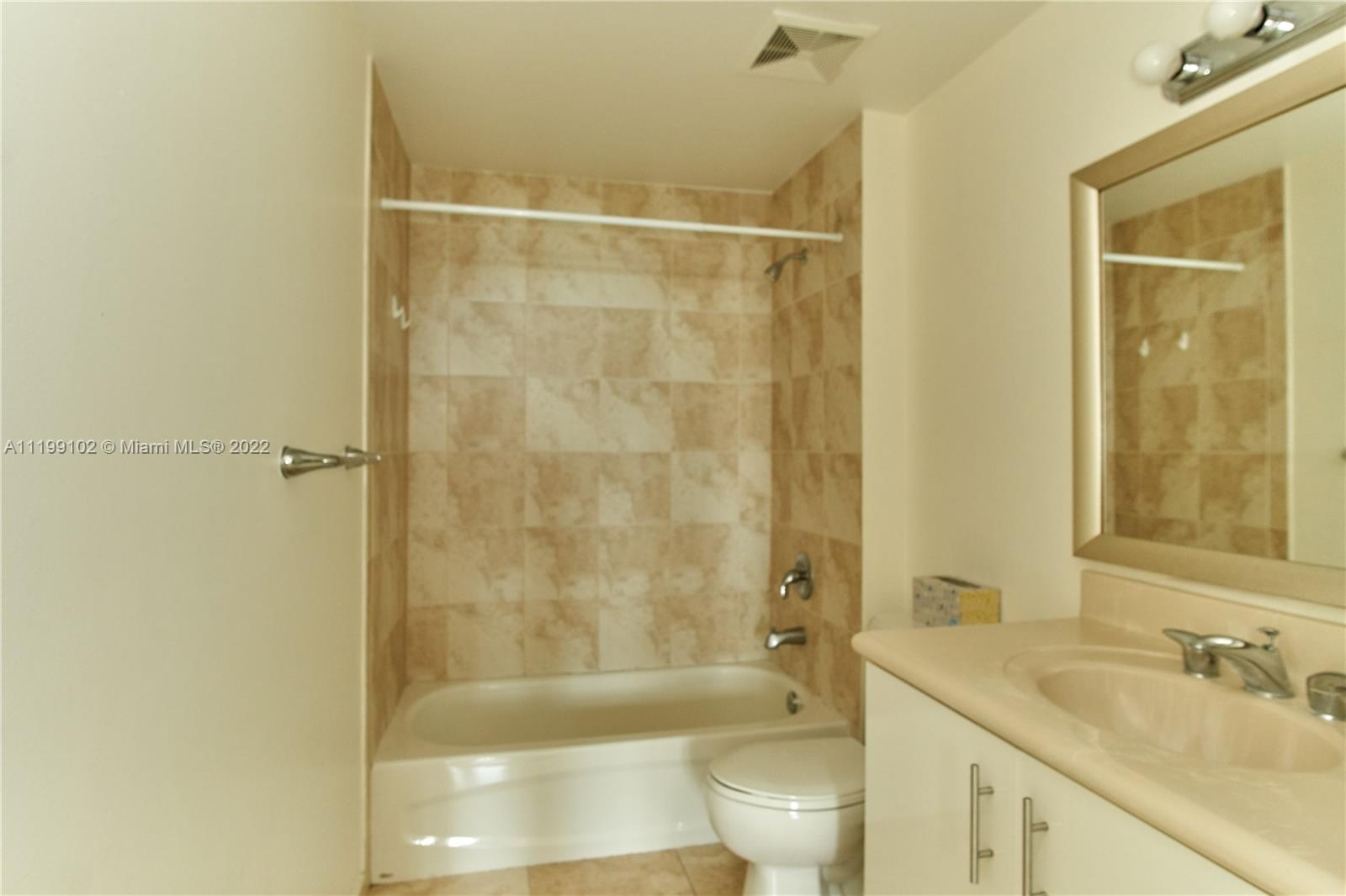 7900 Harbor Island Dr Unit: 818
