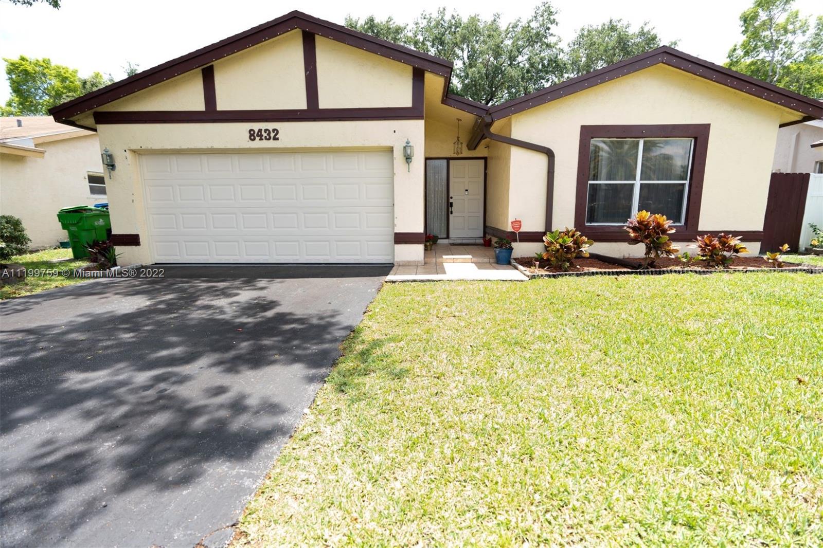 8432 NW 34th Mnr