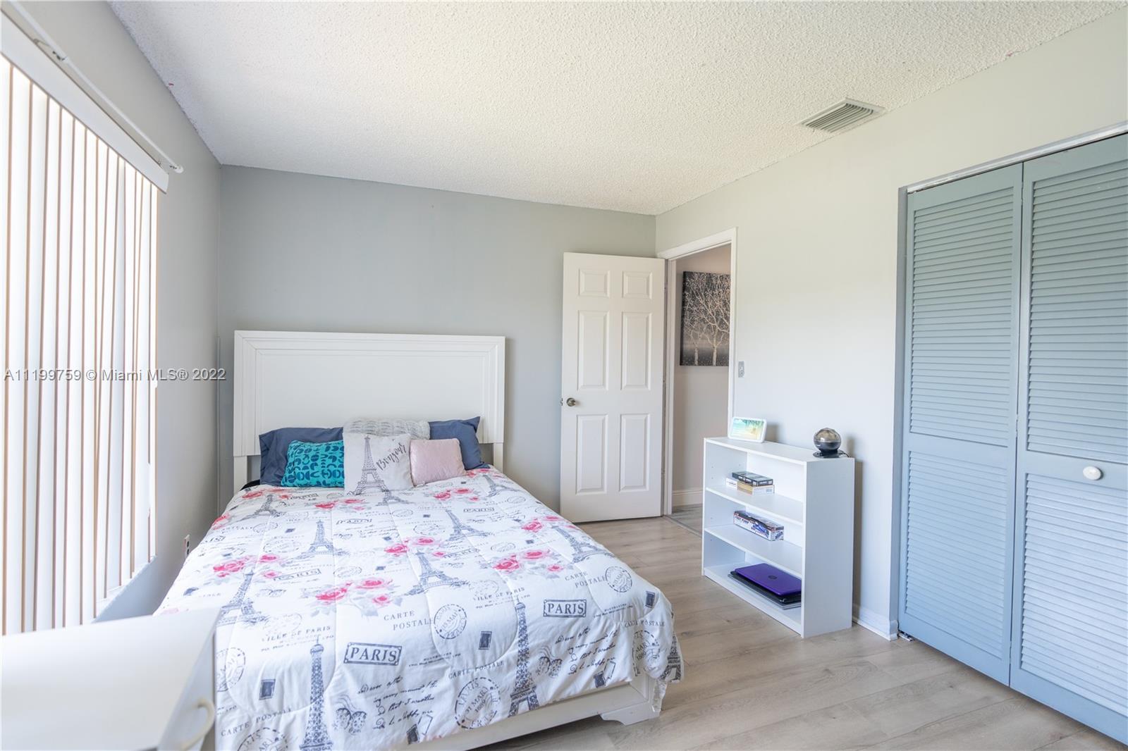 8432 NW 34th Mnr
