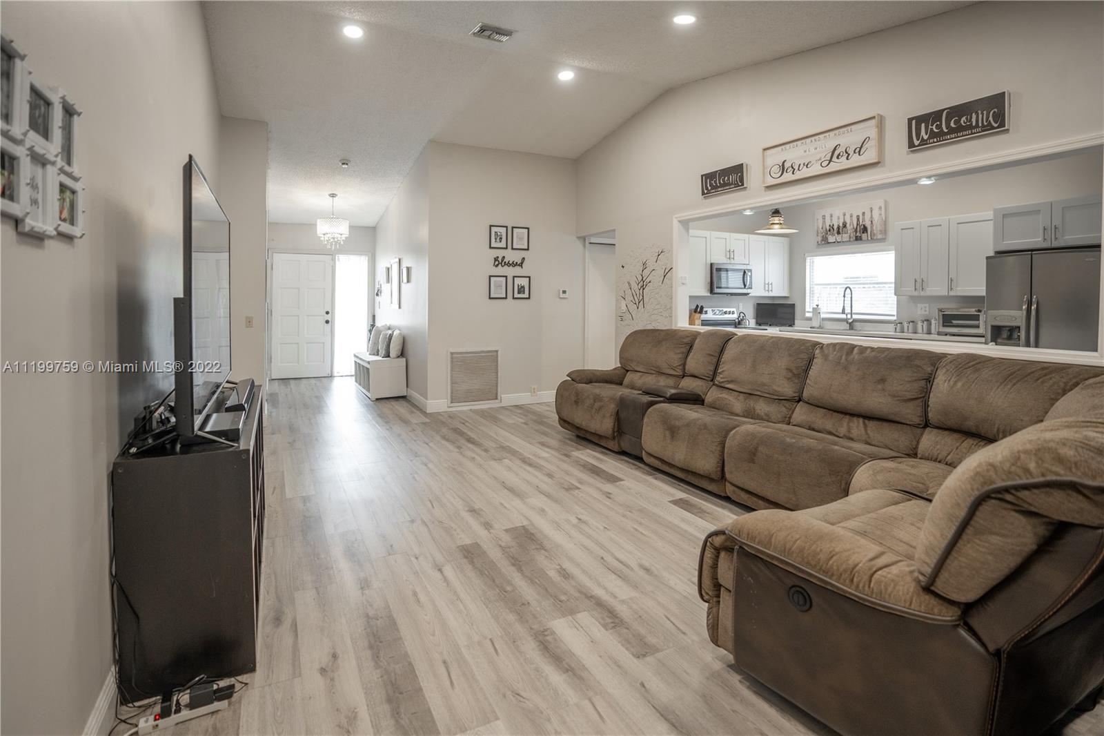 8432 NW 34th Mnr