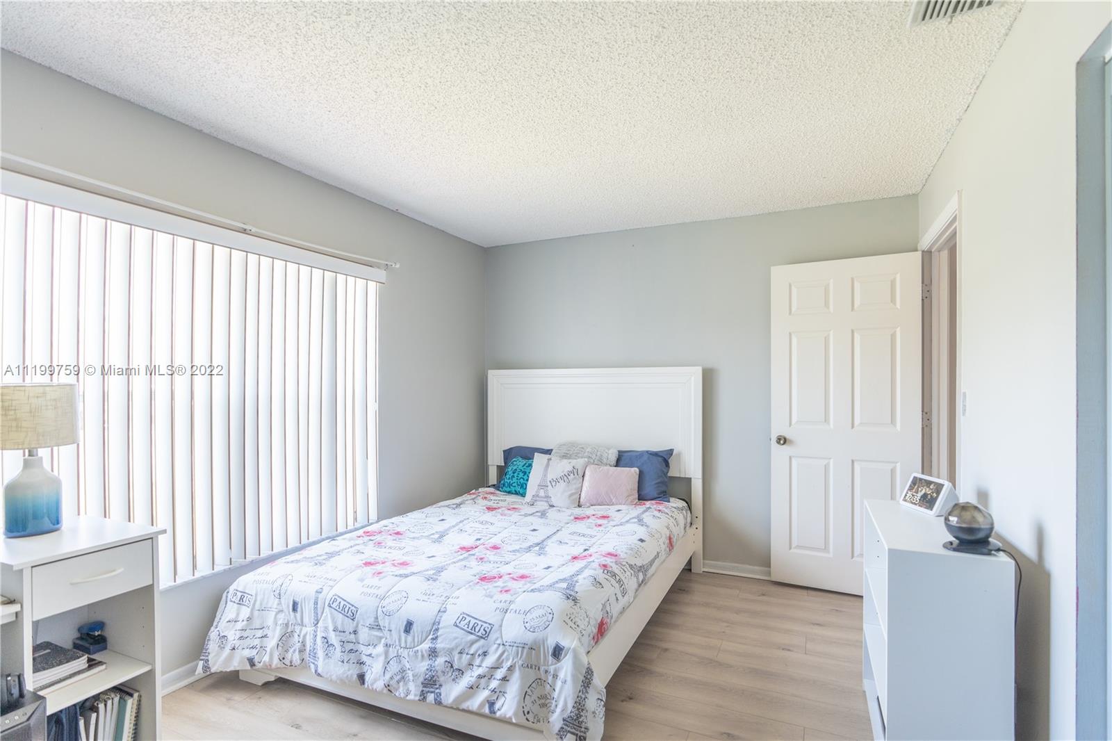 8432 NW 34th Mnr