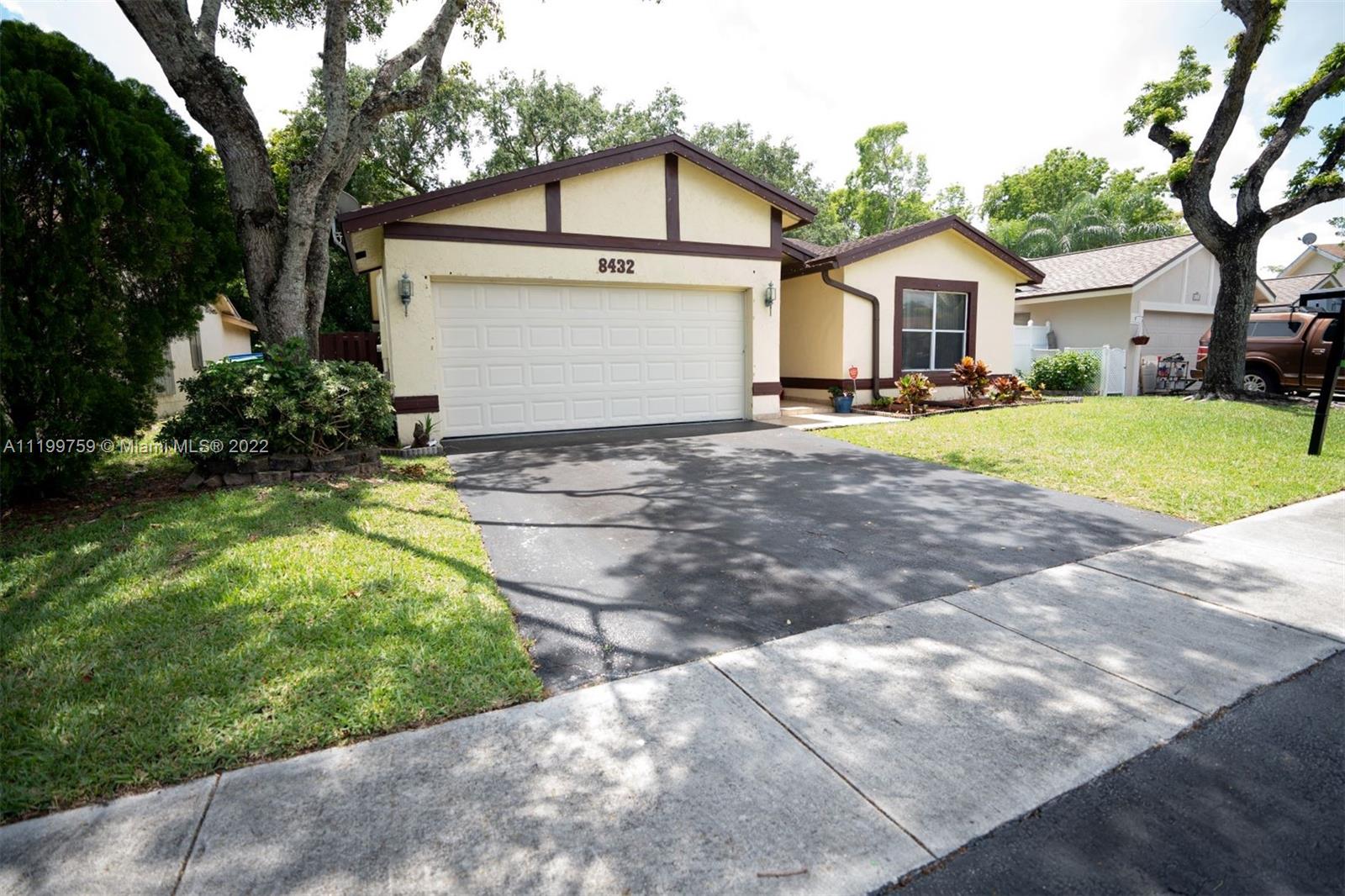 8432 NW 34th Mnr