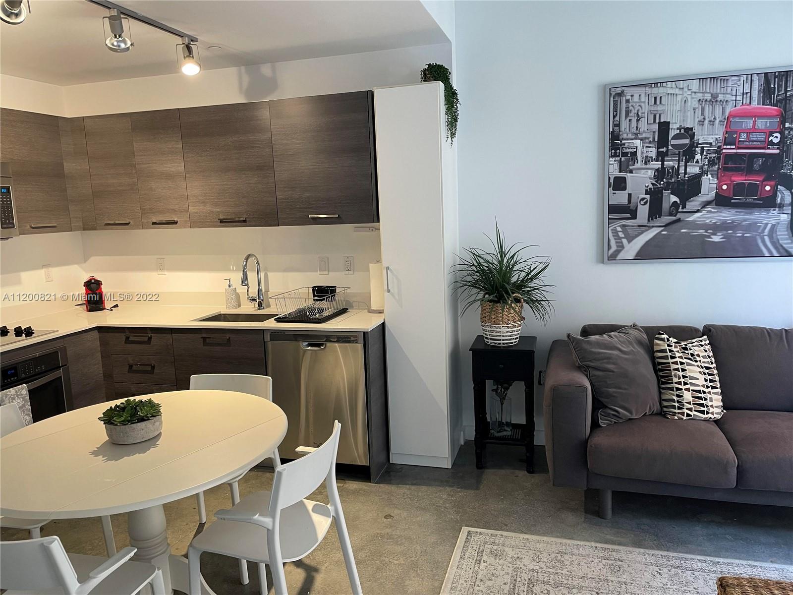 151 SE 1st St Unit: 703
