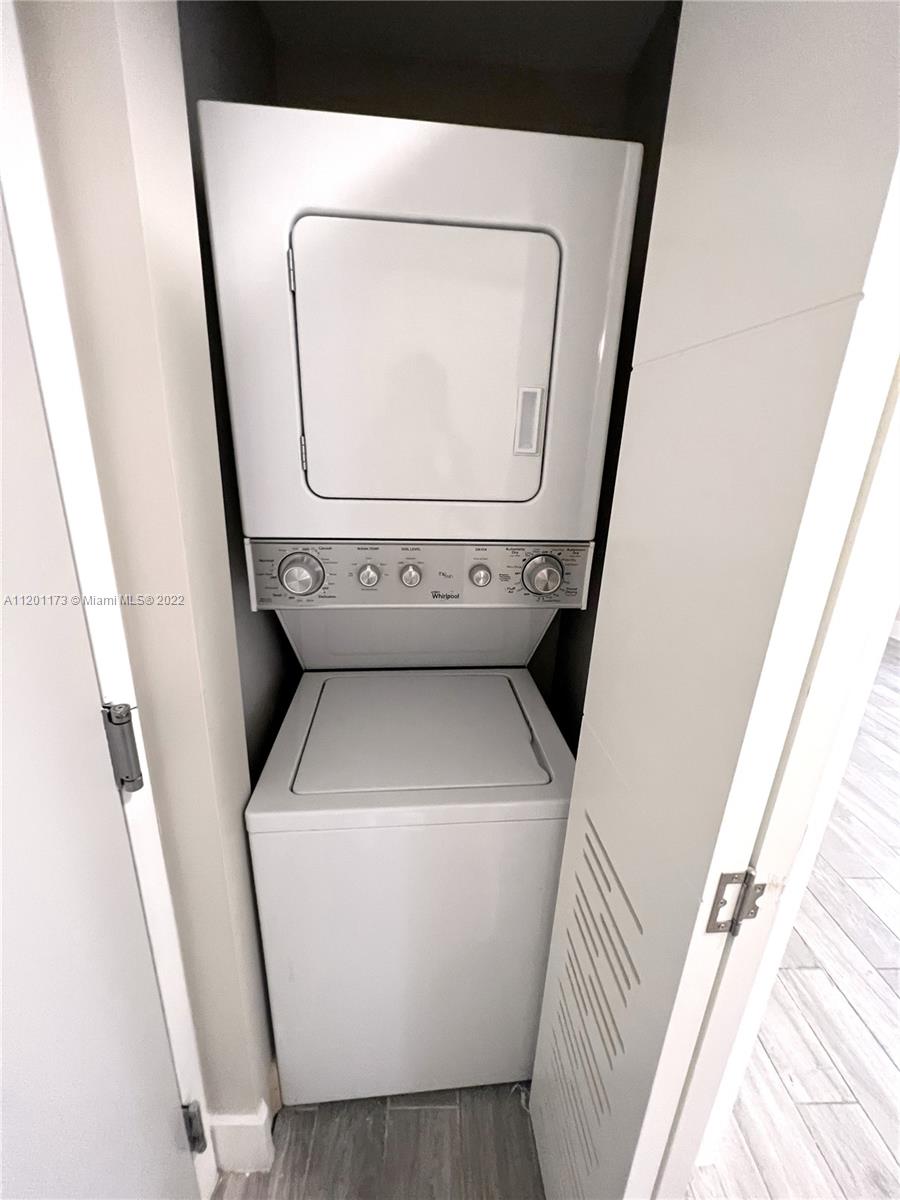 222 Sidonia Ave Unit: 1