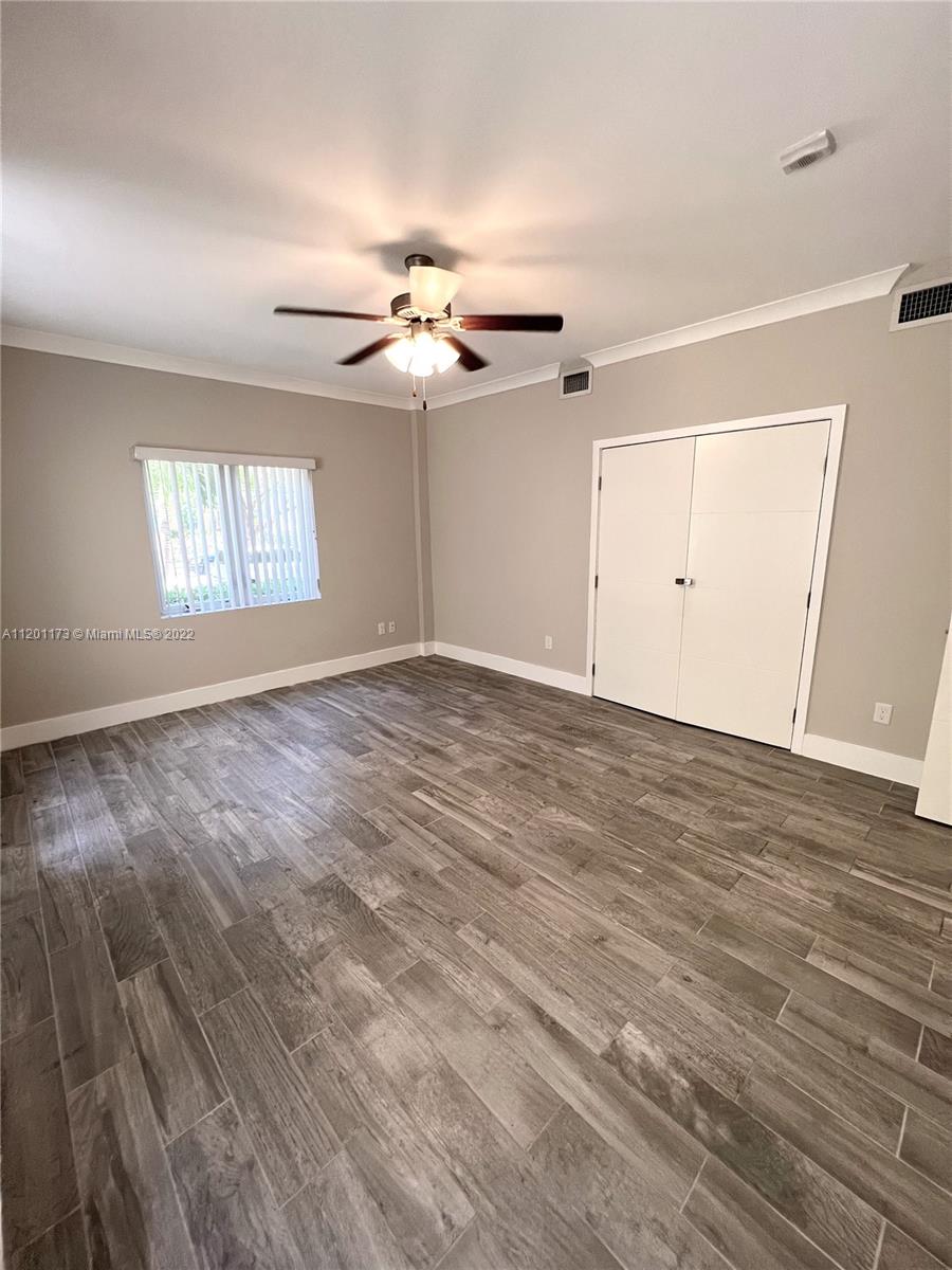 222 Sidonia Ave Unit: 1