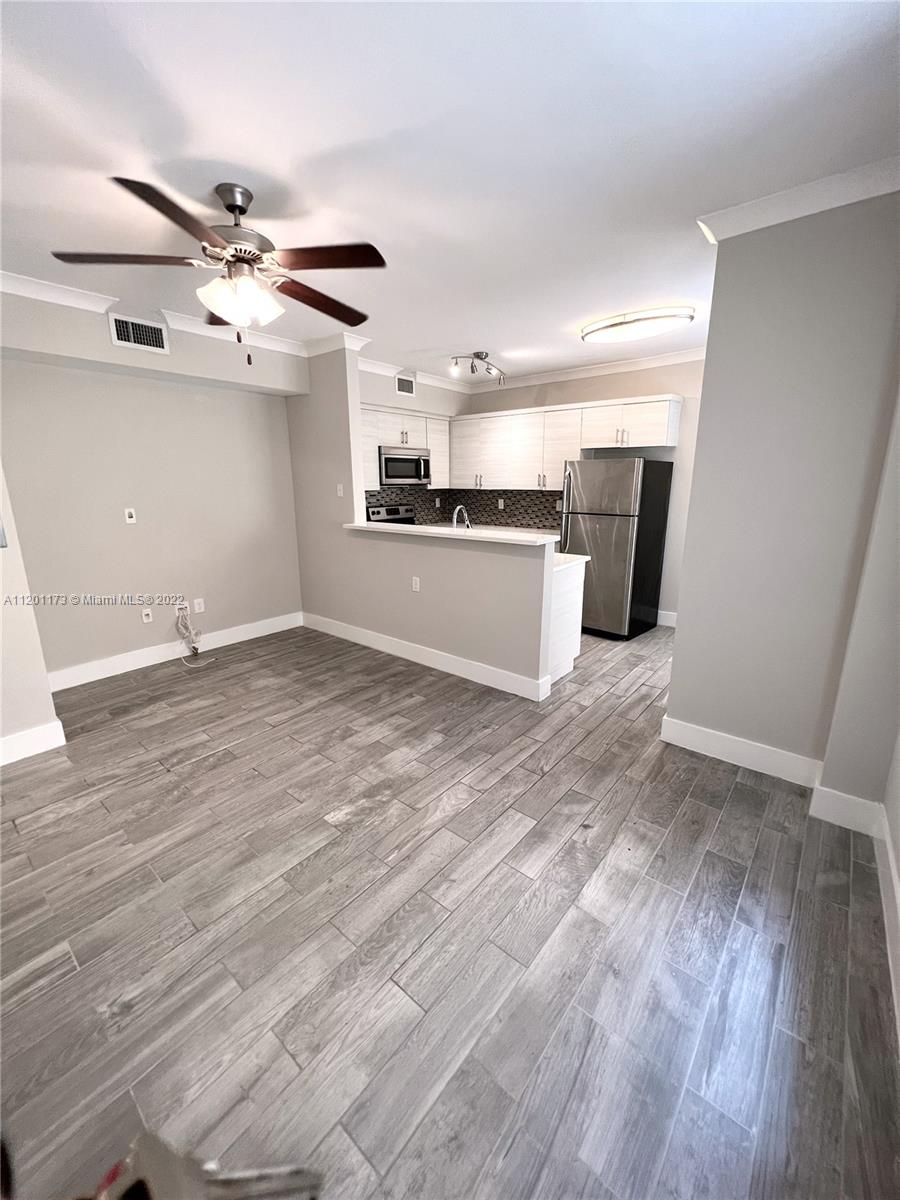 222 Sidonia Ave Unit: 1