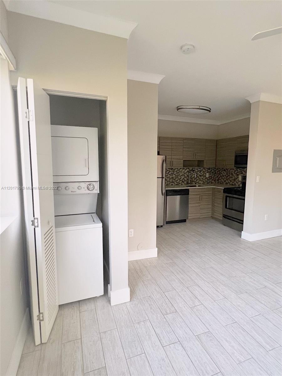 115 Menores Ave Unit: 6