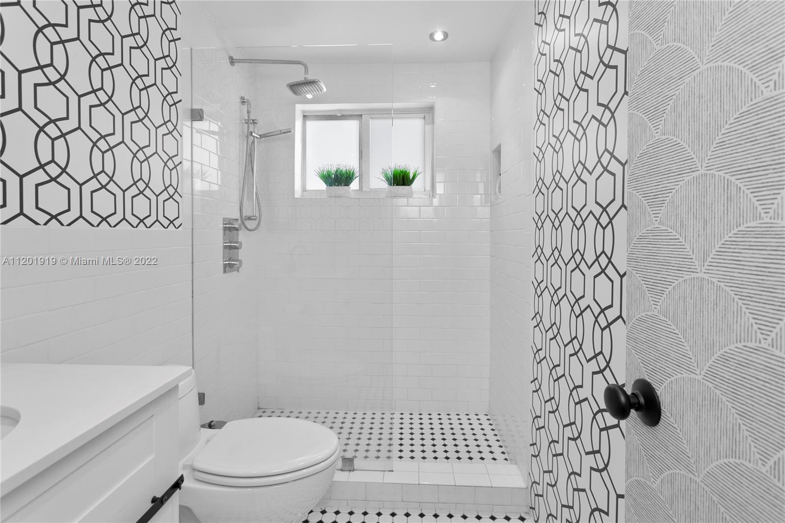 641 Espanola Way Unit: 24