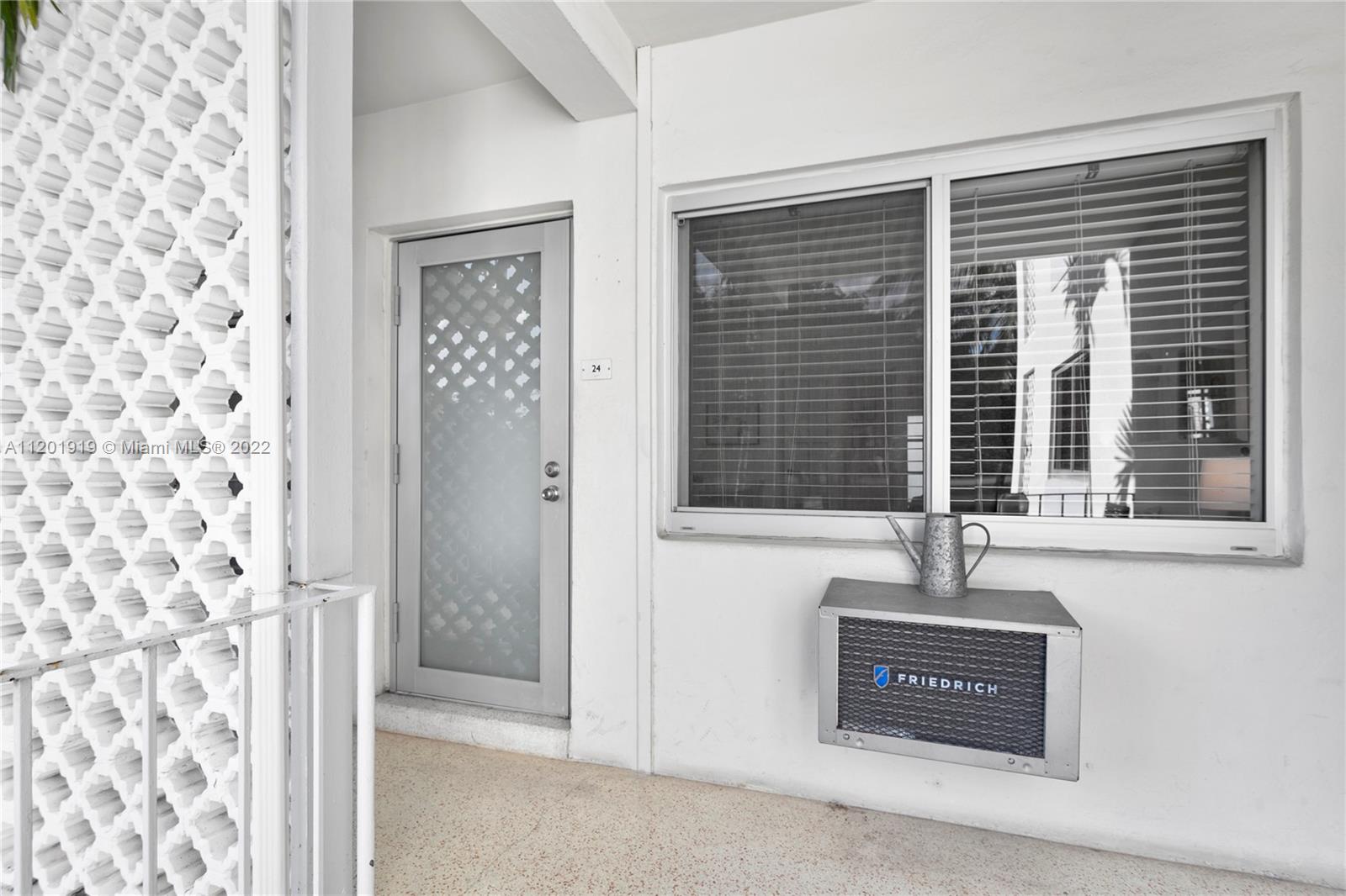 641 Espanola Way Unit: 24