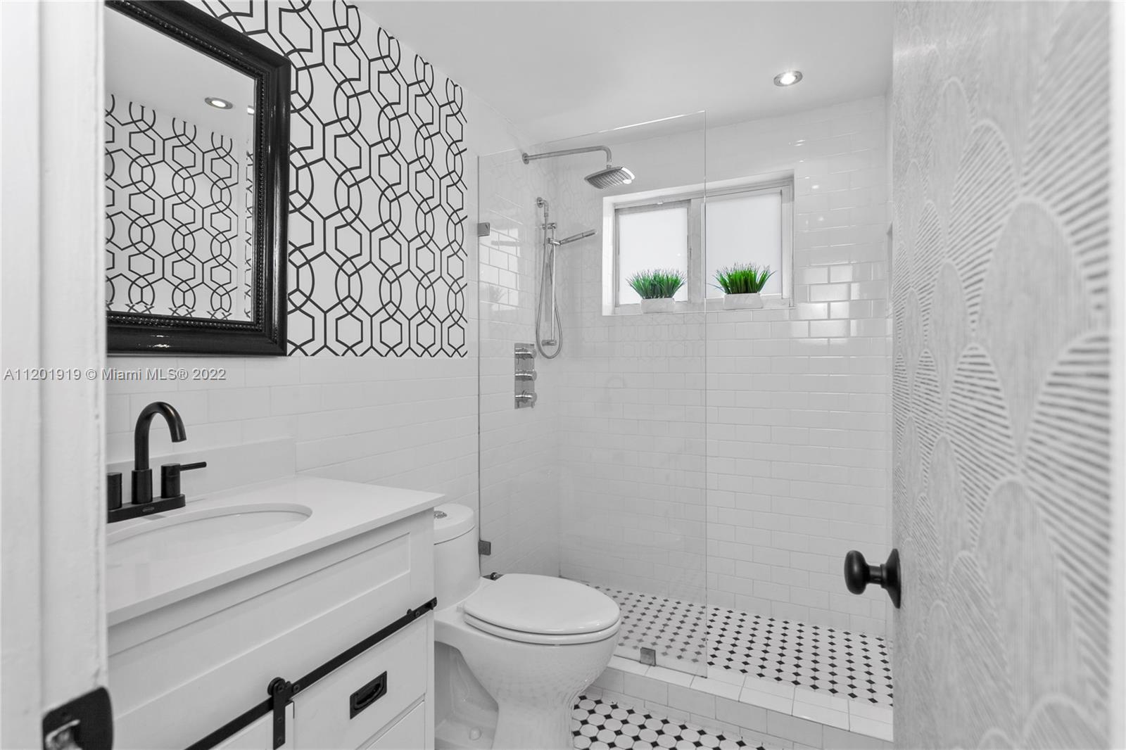 641 Espanola Way Unit: 24