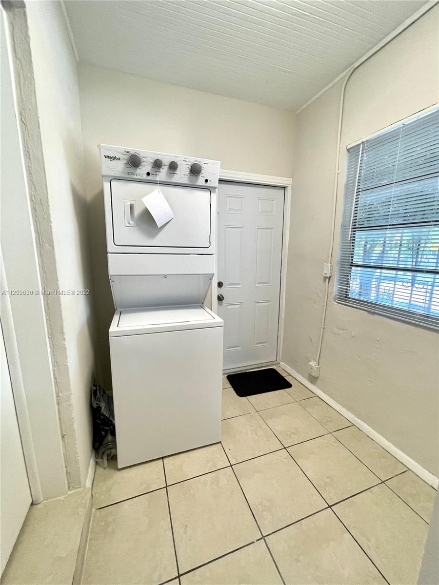 7009 NW 5th Ave Unit: 0