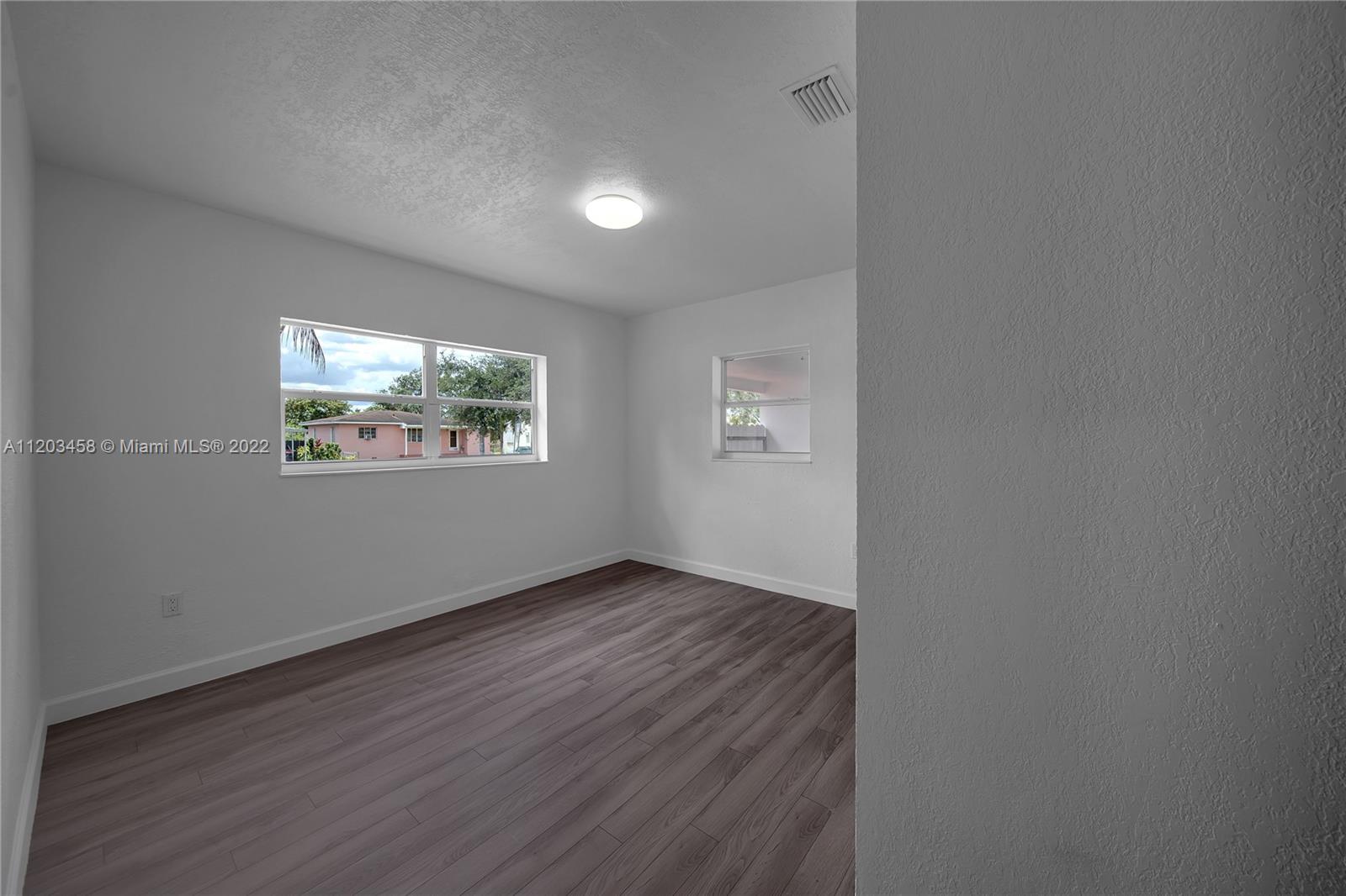 1331 NW 131st St